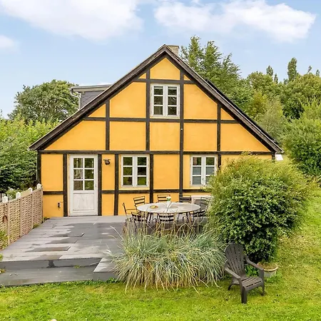 Feriehus Hughlek - 1-5km From The Sea By Interhome Gedser